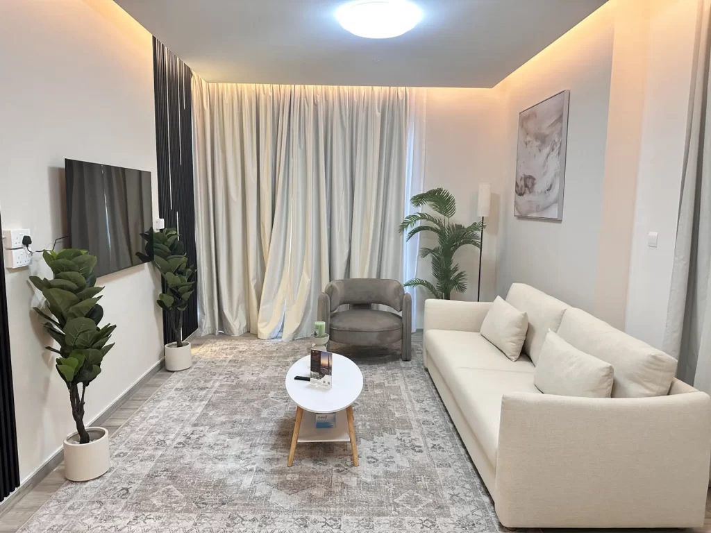 Vserve Modern Oasis: Canal & Burj Views